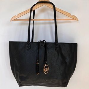 BCBG PAIRS tote